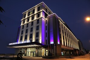 Front of property - Limak Skopje Luxury Hotel (Skopje)
