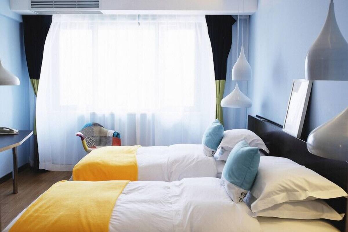 Business Double or Twin Room | WiFi (free)