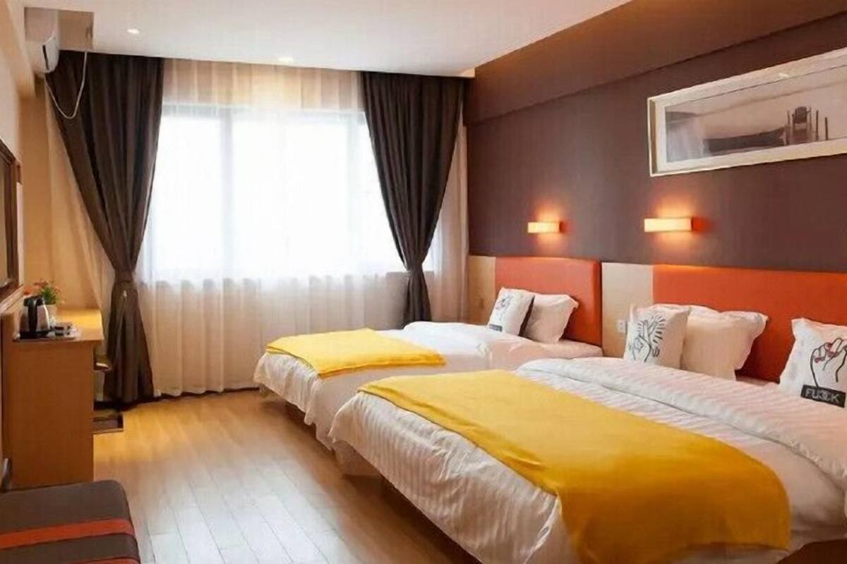 City Room | Free WiFi