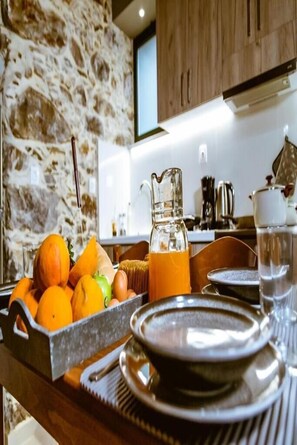 Soundproofing, free WiFi, bed sheets - Traditional Apartments Elafos (Kissamos)