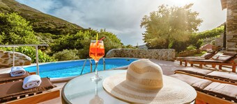 Traditional Apartments Elafos