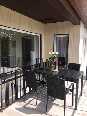 Outdoor dining - Ferienwohnung "Am Fuchsbau" (Hallschlag)