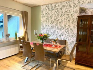 Dining - Ferienwohnung "Am Fuchsbau" (Hallschlag)