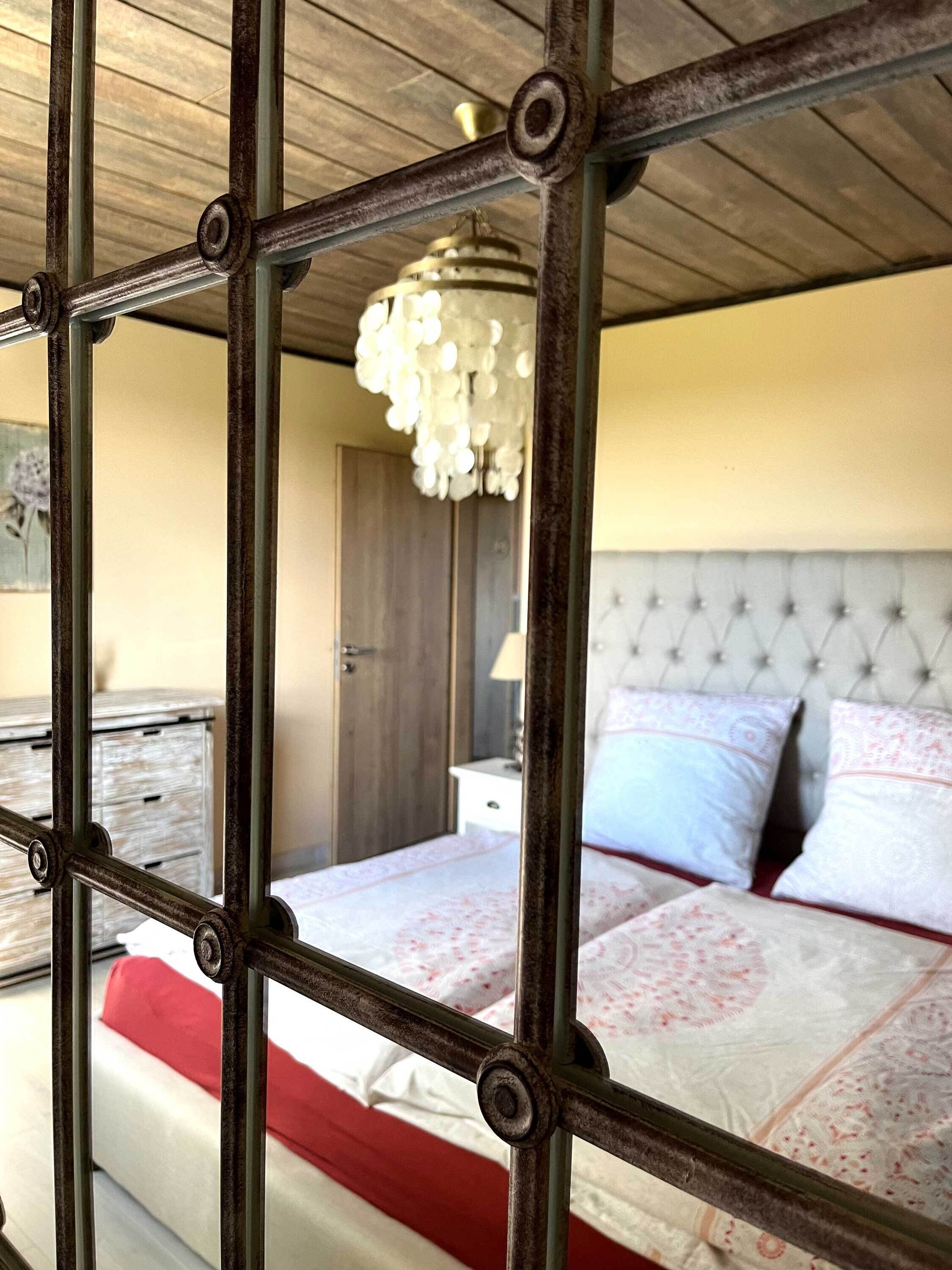 1. OG - Schlafzimmer 8