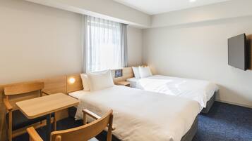 Superior Universal Twin, Non Smoking | Premium bedding, down duvets, desk, free WiFi