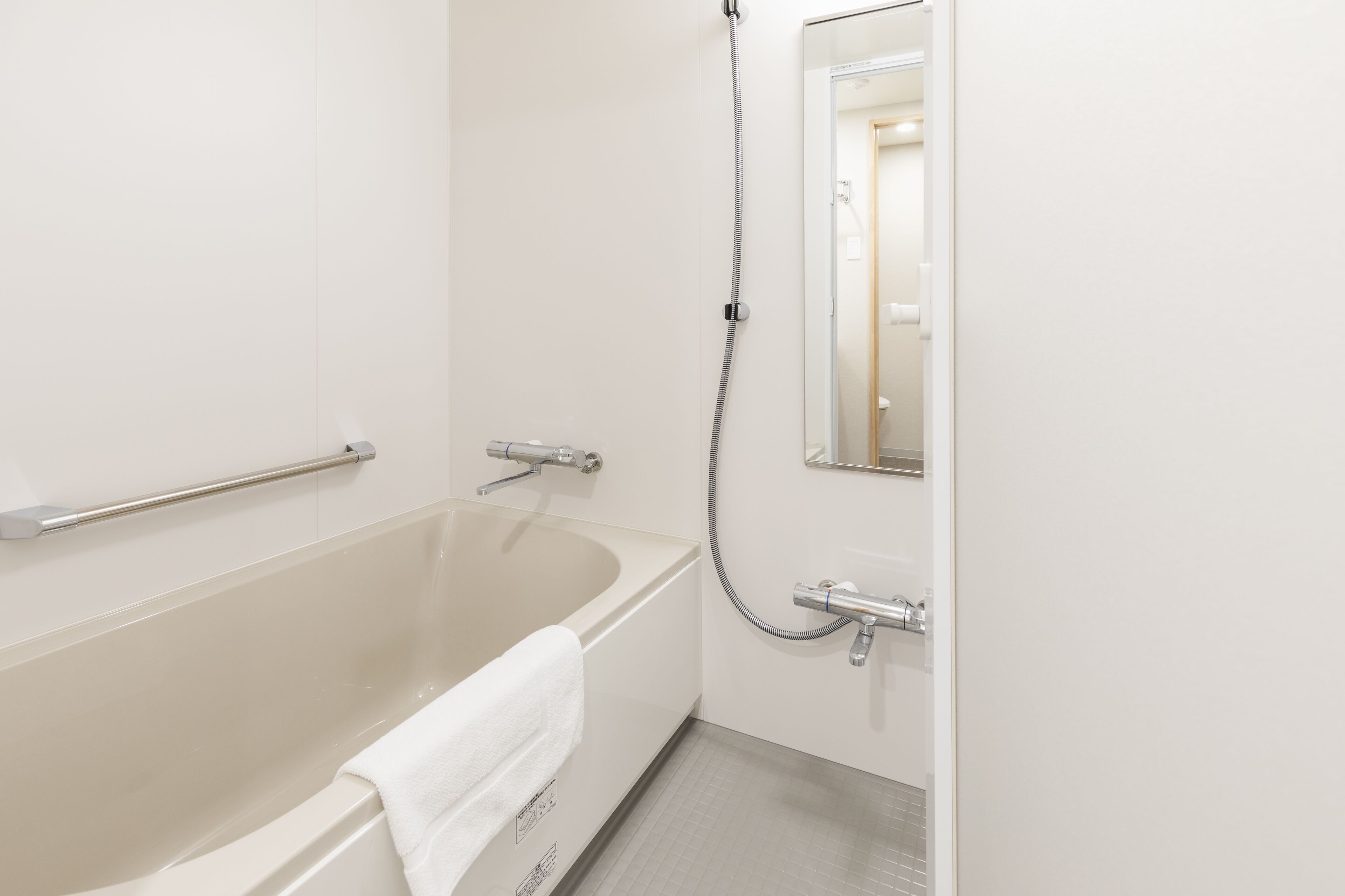superior triple room, non-smoking, cash-less only | bathroom | combined shower/bathtub, free toiletries, hair dryer, slippers