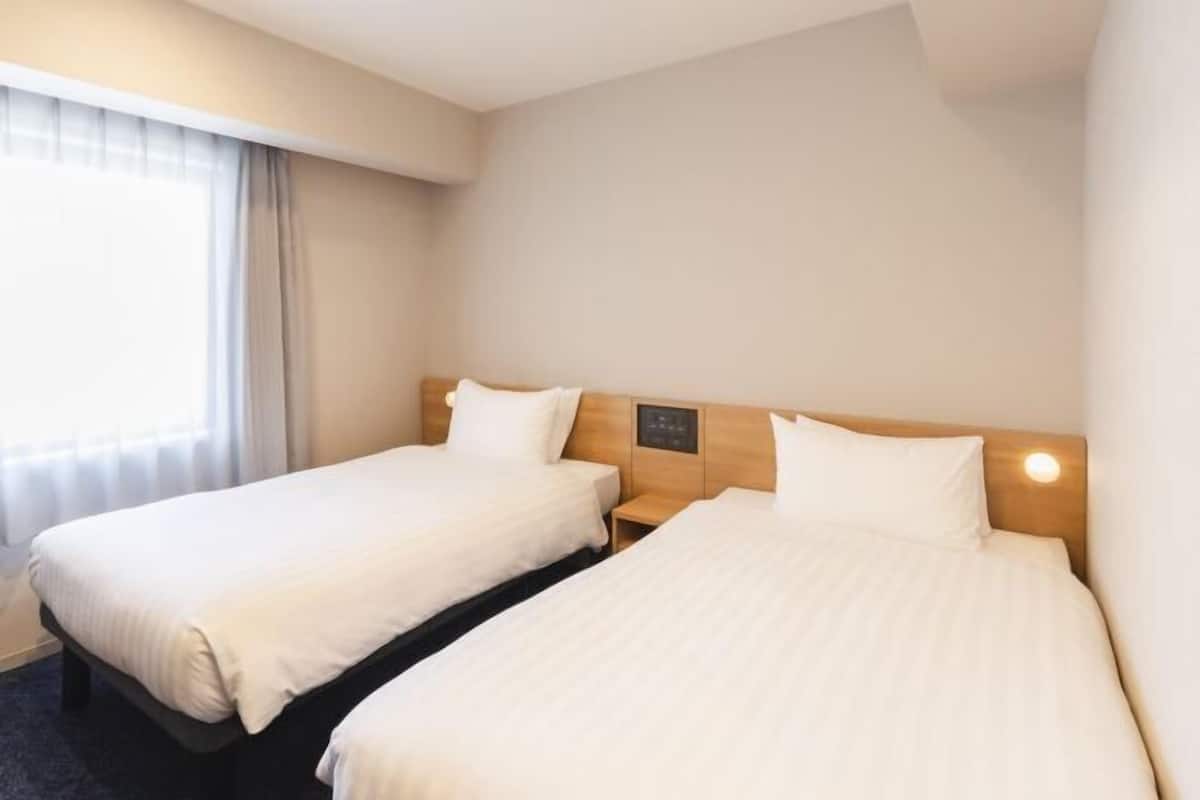 Premium bedding, down duvets, desk, free WiFi