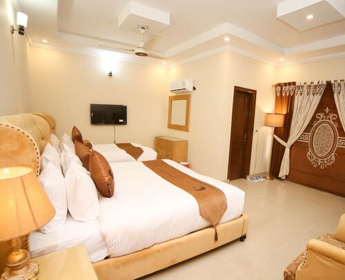 Hotel Premier Inn Grand