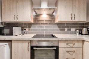 Comfort Room | Private kitchen - Copper House 3 (Swansea)