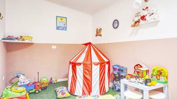 Area giochi per bambini (al coperto)
