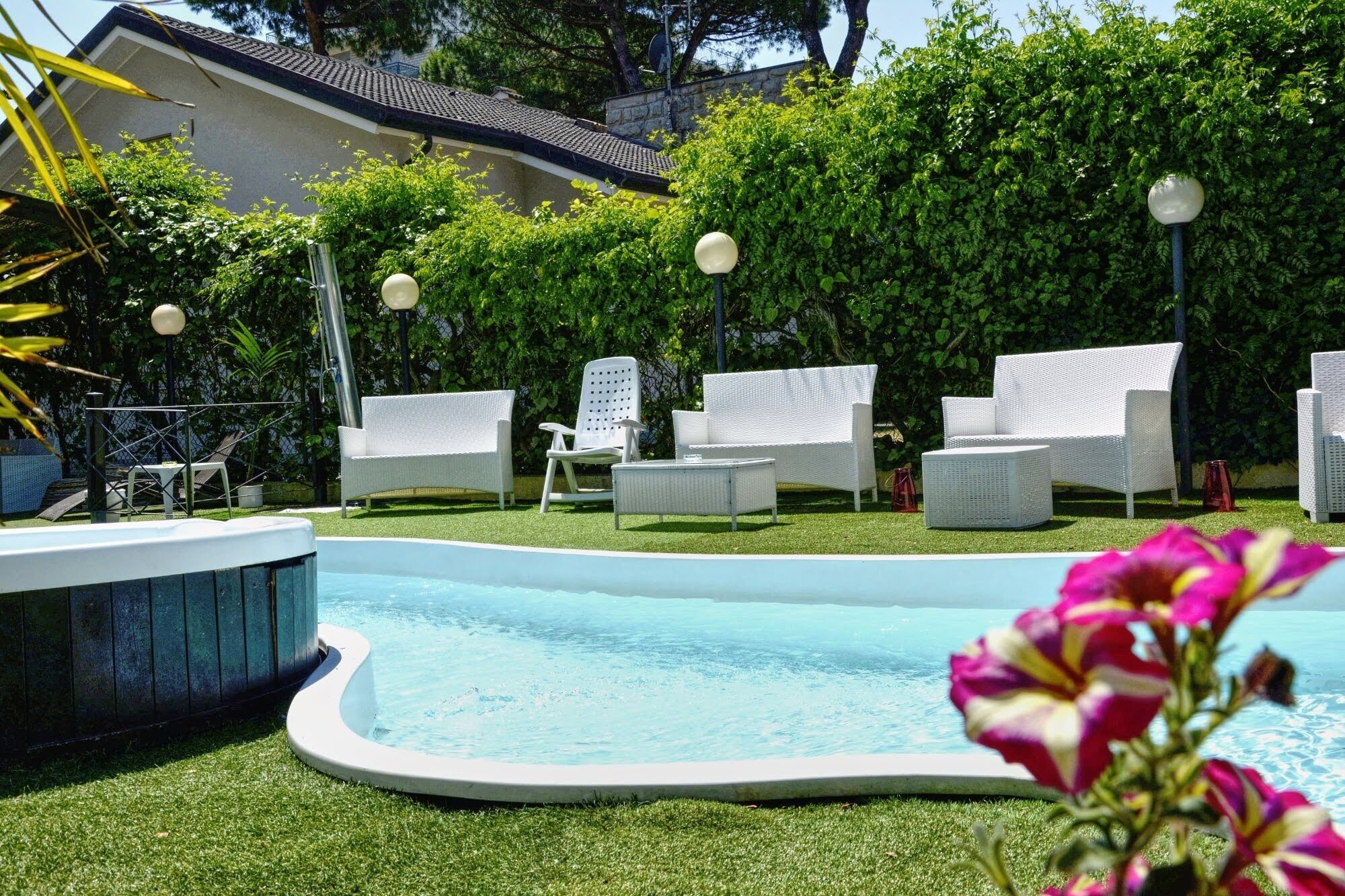 Piscine extérieure (ouverte en saison)