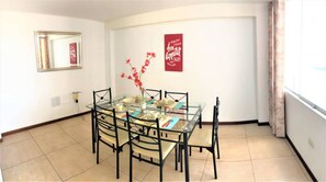 Dining - BLACK FRIDAY Work and confort Arequipa 1.5km> Plaza (Arequipa)