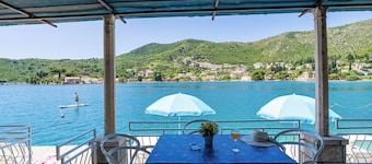 Apartment Seagull - Quiet and relaxing seafront apartment 10 min from Dubrovnik