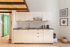 Microwave, stovetop, toaster