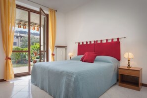 3 chambres, fer et planche à repasser, Wi-Fi, draps fournis