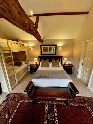 Stuga Deluxe - eget badrum - utsikt mot poolen (Luxury Cottage ) | 2 sovrum