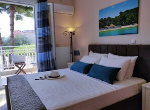 2 bedrooms, in-room safe, iron/ironing board, free WiFi