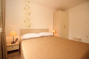 1 bedroom - Beautiful flat in Baška with shared pool (Baška)