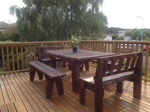 Outdoor dining - Serendipty Shelter (Omori)