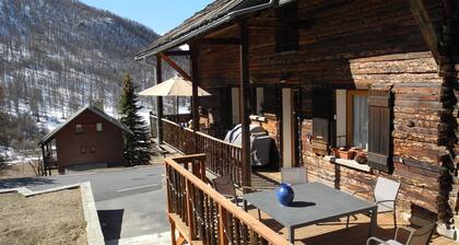 Large, cozy chalet in the heart of the Queyras