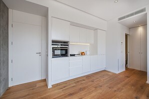 Frigorifero, microonde, forno, lavastoviglie