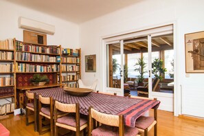 Dining - Our Kolonaki Home (Athina)