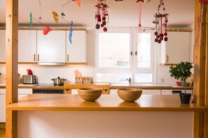 Fridge, microwave, oven, stovetop - Our Kolonaki Home (Athina)