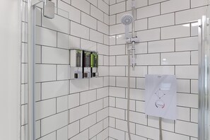 Comfort-Doppelzimmer | Badezimmer