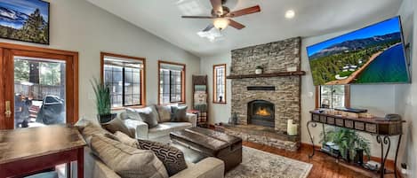 Fernseher, Kamin, Videospiele