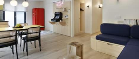 Appartement 2 piÚces (max. 3 pers.) | Salle de séjour | Téléviseur à écran plat de 90 cm avec télévision par satellite