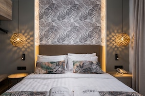 Egyptian cotton sheets, premium bedding, desk, soundproofing - Mare Blue & Suites (Apokoronas)