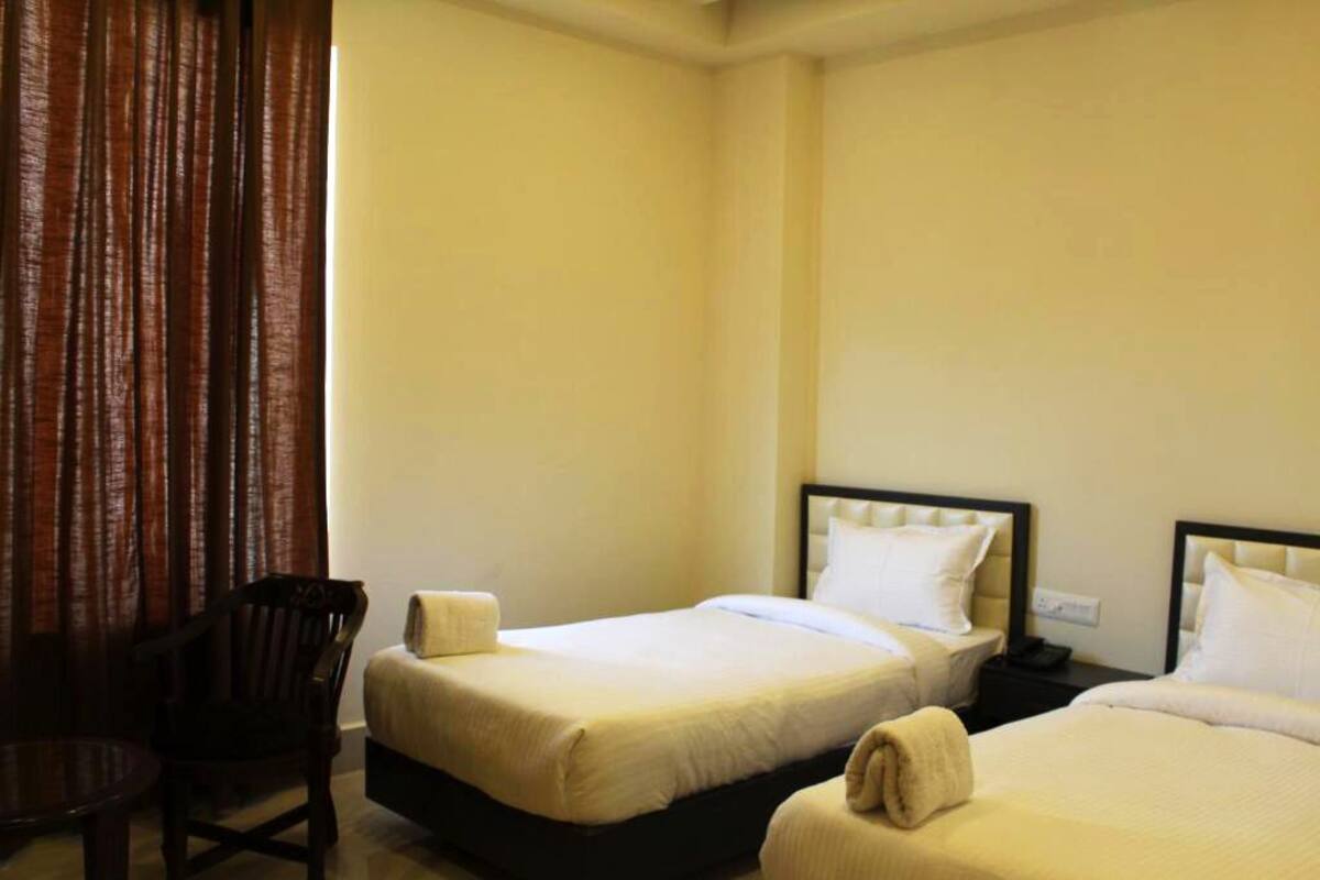 Standard Shared Dormitory | Egyptian cotton sheets, premium bedding, down comforters, pillowtop beds