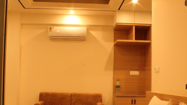 Standard Double Room | Egyptian cotton sheets, premium bedding, down comforters, pillowtop beds - BreakFree Backpacker Panda Rishikesh (Narendranagar)