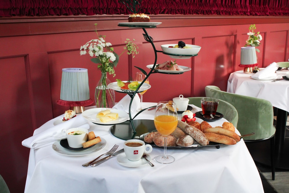 Relais & Châteaux Weeshuis Gouda by null