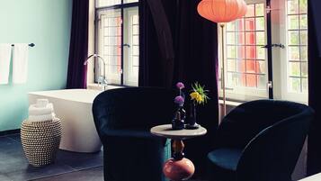 Junior Suite | Premium bedding, minibar, in-room safe, individually decorated