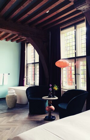 Ropa de cama de alta calidad y minibar