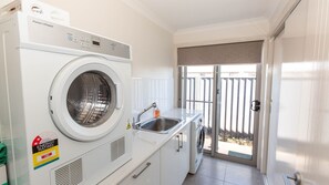 Interior - Jindalee 3 - 34 Twynam Street (Jindabyne)