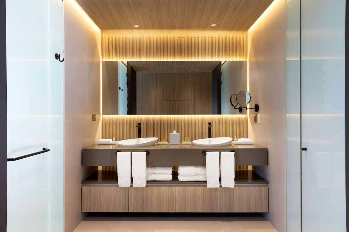 presidential suite, 1 king bed | bathroom | shower, free toiletries, hair dryer, towels