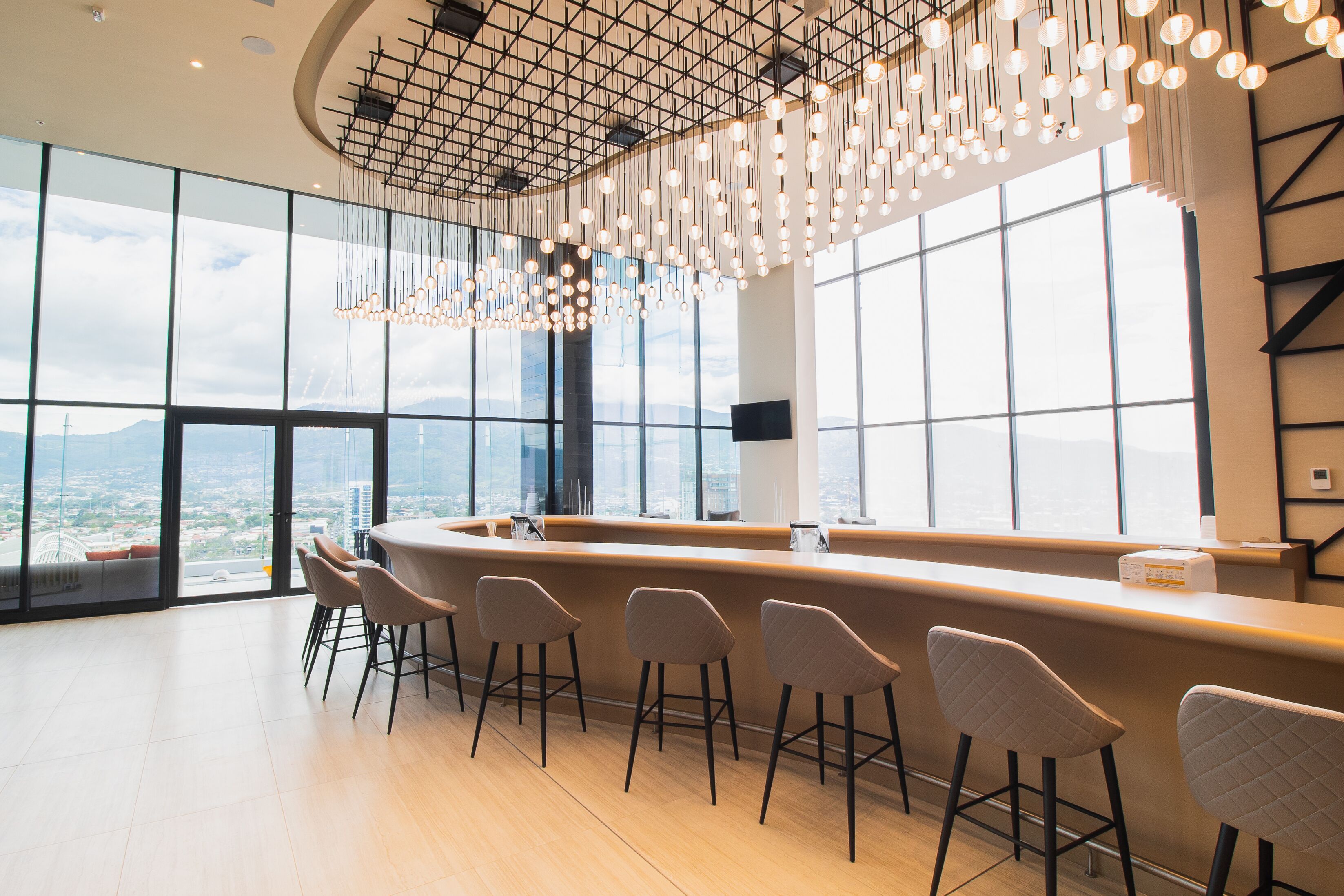 Bar (trong khuôn viên)