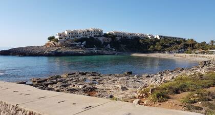 Proche plage, dans une grande maison, appartement indépendant, avec terrasse.