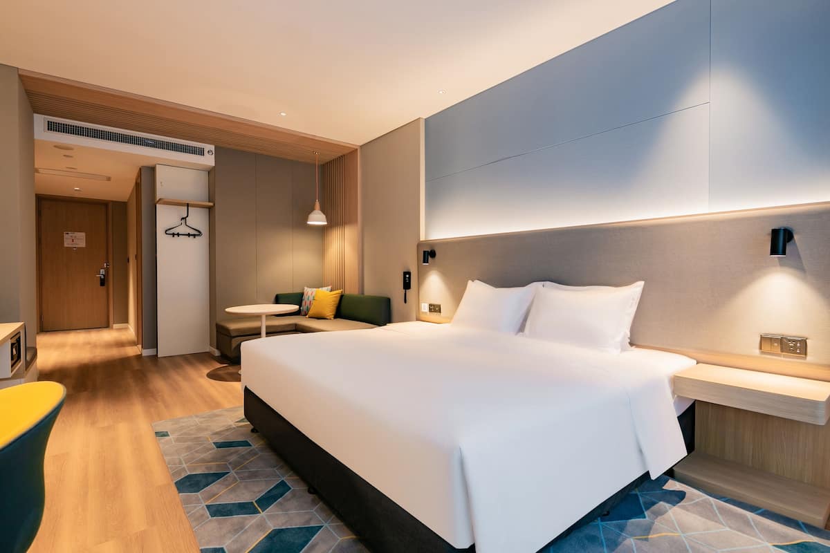 King Standard Extra Floor Space