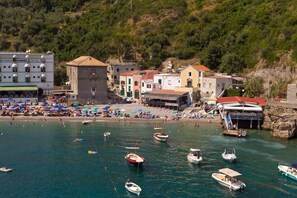 Marina - Villa Superba Summary (Massa Lubrense)