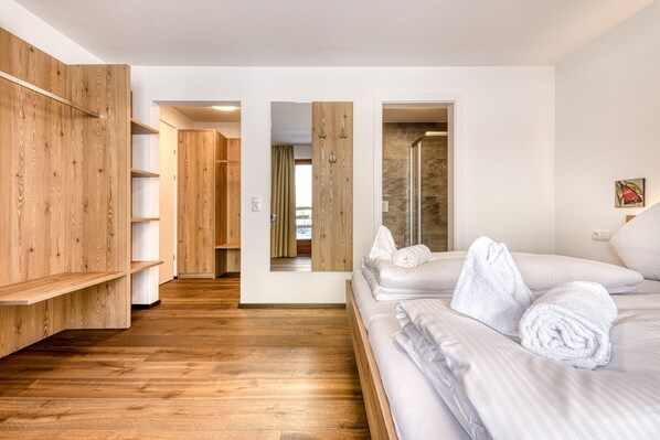 Comfort Studio (incl Cleaning Fee, City Tax & Laundry) | Individually decorated, individually furnished, free cots/infant beds - Alpenblick Apartments by A-Appartements (Schruns)