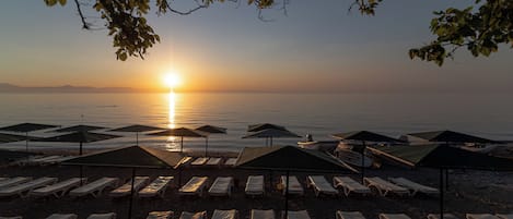 在附近的私人海滩、沙滩椅、海滩遮阳伞