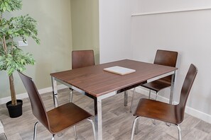 Comfort-dobbeltværelse | Spisning på værelset