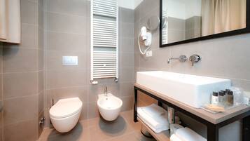 Classic Room | Bathroom