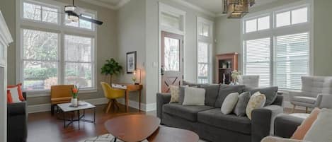 TV, fireplace, Netflix, streaming services