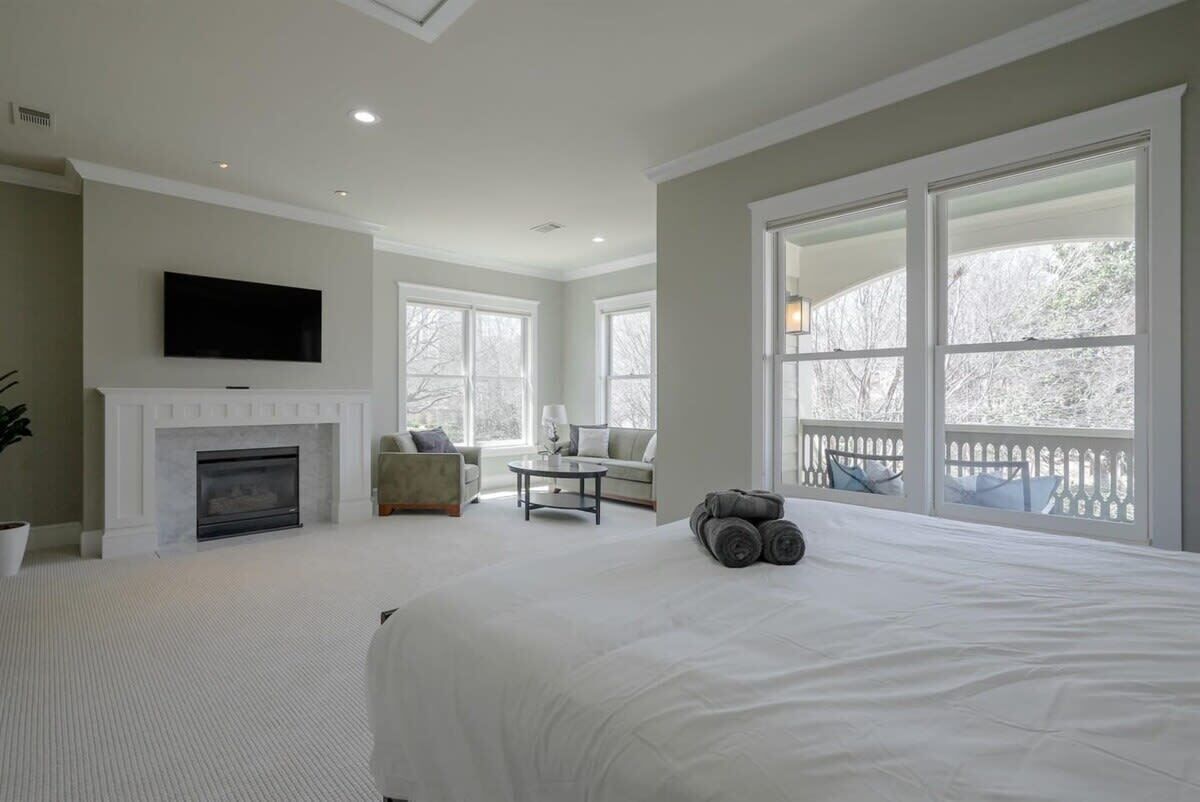 4 chambres, fer et planche à repasser, lit de bébé portatif, Wi-Fi