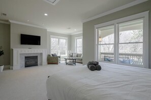 4 bedrooms, iron/ironing board, travel cot, WiFi