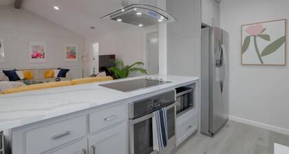 Vibrant Spacious Home w/ Private Pool and Jacuzzi